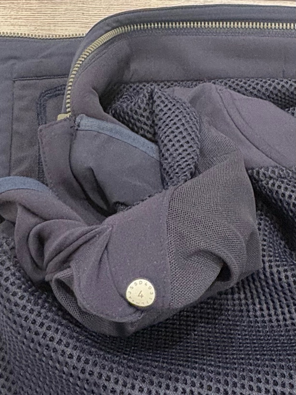 LULULEMON The Spaces In-Between Vest with Hood Size 4 - Picture 3 of 5